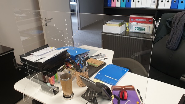 Plast It Rennes Protections De Bureau En Plexi Anti Covid 19 Plast It Rennes Protections De Bureau En Plexi Anti Covid 19